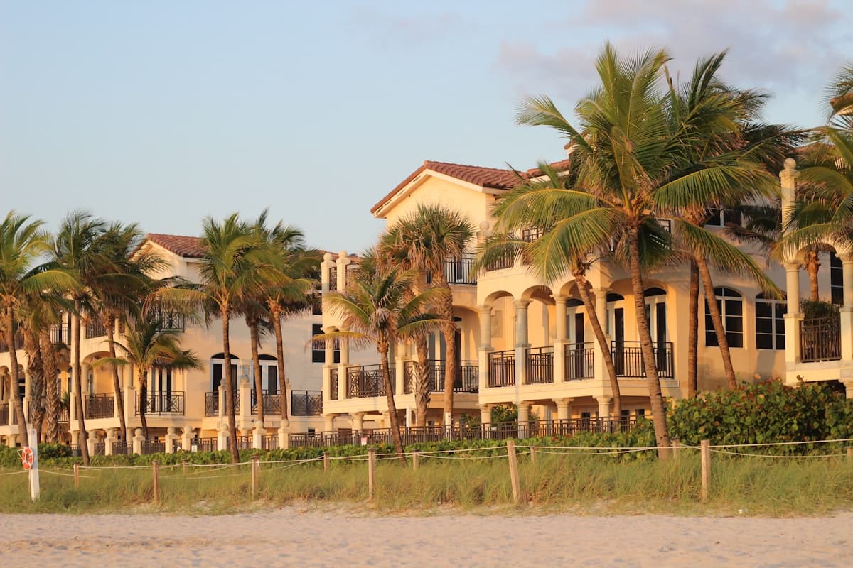 South Ocean vs. North Ocean: A $2,626/SF Breakdown of Palm Beach's Price Geography